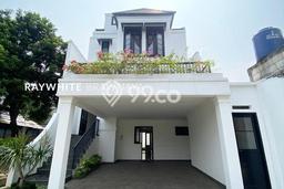 Dijual Rumah Premium dengan Fasilitas Sekitar Komplit di Jagakarsa, Jakarta Selatan Dijual Rumah Premium dengan Fasilitas Sekitar Komplit di Jagakarsa, Jakarta Selatan