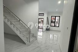 Rumah Luas Asri 4 KT Siap Pakai di harapan indah Bekasi Rumah Luas Asri 4 KT Siap Pakai di harapan indah Bekasi