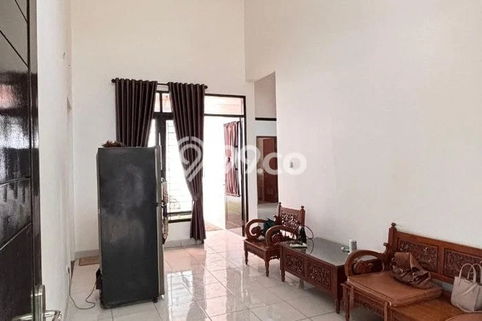 DREAM HOME! Rumah di , 2 KT, Free Macet, LT 135m2m² LB 90m2m² DREAM HOME! Rumah di , 2 KT, Free Macet, LT 135m2m² LB 90m2m²