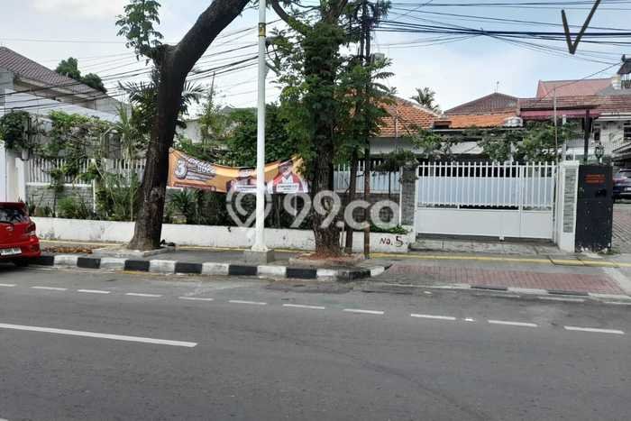 Dijual Rumah Premium dengan Fasilitas Sekitar Komplit di Tebet, Jakarta Selatan Dijual Rumah Premium dengan Fasilitas Sekitar Komplit di Tebet, Jakarta Selatan