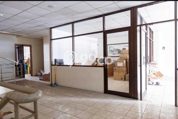 Ruko Strategis Kawasan , Luas 345m2m², Area Komersial, Lokasi Ramai Ruko Strategis Kawasan , Luas 345m2m², Area Komersial, Lokasi Ramai