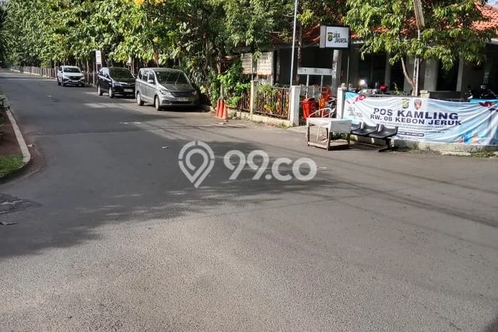 Lahan Strategis di Kebon Jeruk Dijual dengan Luas 1600m2 Lahan Strategis di Kebon Jeruk Dijual dengan Luas 1600m2