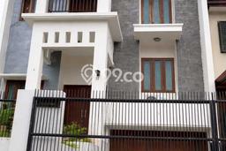 Jarang Ada! Rumah Sewa 5 Kamar Nyaman Siap Huni Permata Buana Jarang Ada! Rumah Sewa 5 Kamar Nyaman Siap Huni Permata Buana