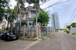 Rumah danau asri sunter, klasik, marmer, 3lantai, 6kamar tidur, plafond tinggi, elite cluster, murah , shm Rumah danau asri sunter, klasik, marmer, 3lantai, 6kamar tidur, plafond tinggi, elite cluster, murah , shm