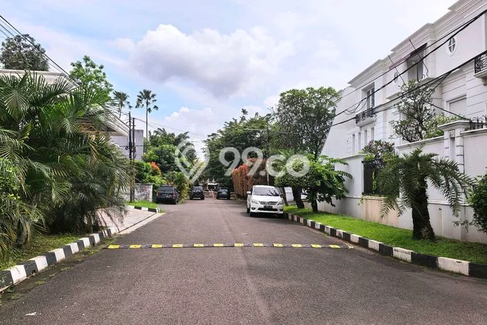 Ready to Use! Premium House LT 500m2 Desain Modern di Pulomas Ready to Use! Premium House LT 500m2 Desain Modern di Pulomas