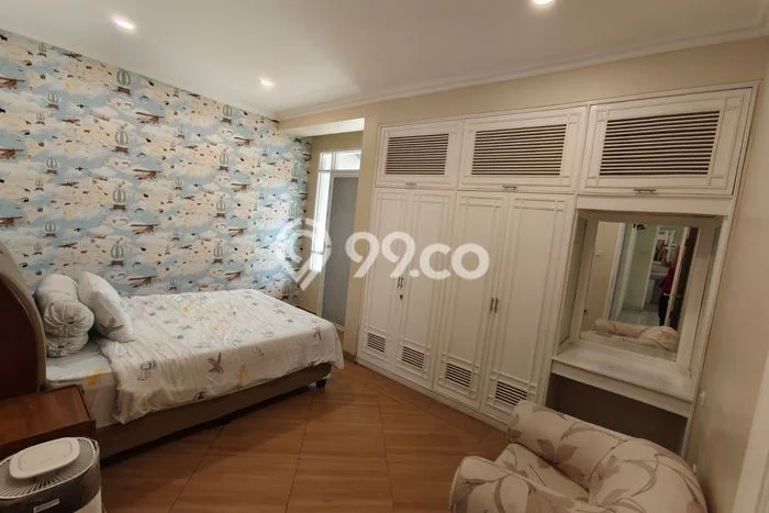 Rumah di Menteng, 3 KM, Pemandangan Indah, Luas 495m² Bangunan 450m² Rumah di Menteng, 3 KM, Pemandangan Indah, Luas 495m² Bangunan 450m²