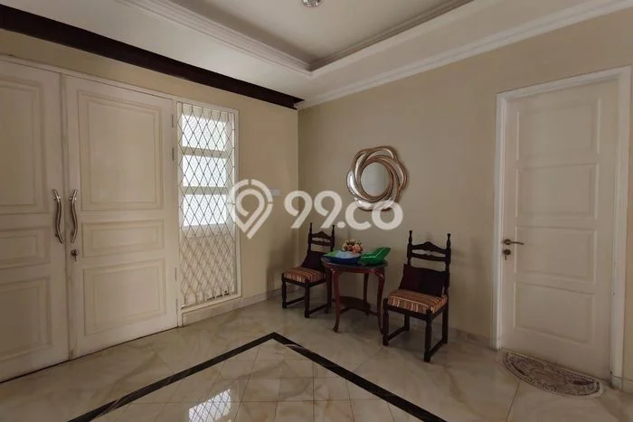 Rumah di Menteng, 3 KM, Pemandangan Indah, Luas 495m² Bangunan 450m² Rumah di Menteng, 3 KM, Pemandangan Indah, Luas 495m² Bangunan 450m²