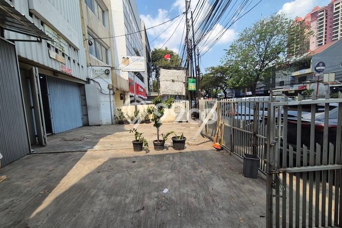 FOR RENT! Ruko di Pasar Baru Cocok untuk Bisnis 360m2 FOR RENT! Ruko di Pasar Baru Cocok untuk Bisnis 360m2