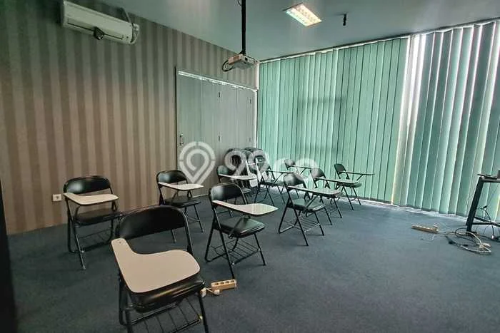 LOKASI PREMIUM! Ruko Kawasan Slipi, Luas 174m², Jalan Utama, Kawasan Komersial LOKASI PREMIUM! Ruko Kawasan Slipi, Luas 174m², Jalan Utama, Kawasan Komersial