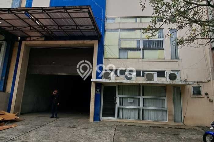 SEWA STRATEGIS! Gudang di Cakung, Luas 360m2m², Lokasi Ramai SEWA STRATEGIS! Gudang di Cakung, Luas 360m2m², Lokasi Ramai