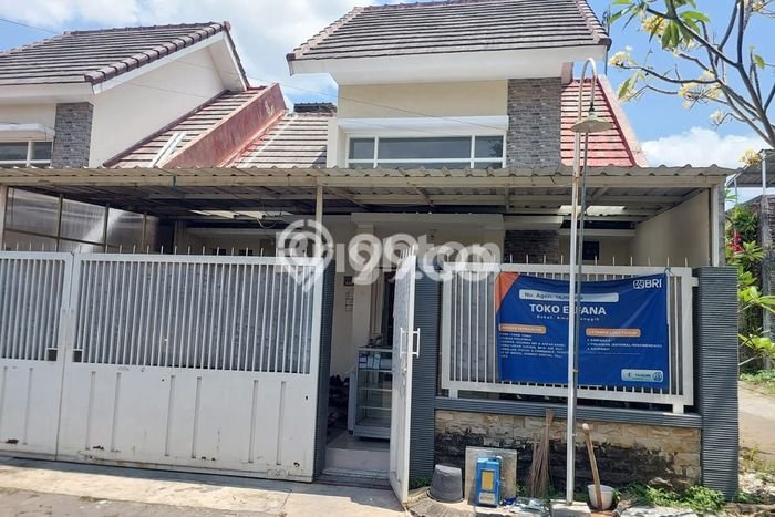 Dijual Cepat Rumah Bagus Siap Huni LB 108m2 di Sukun, Malang Dijual Cepat Rumah Bagus Siap Huni LB 108m2 di Sukun, Malang