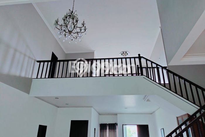 Rumah Elit Modern Tanpa Renovasi di Araya Malang Rumah Elit Modern Tanpa Renovasi di Araya Malang