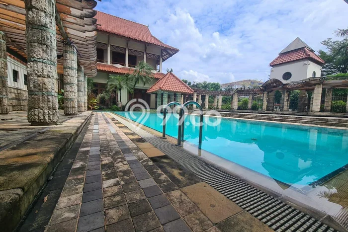 Ready to Use! Premium House LT 2600m2 Desain Elegan di Pondok Indah Ready to Use! Premium House LT 2600m2 Desain Elegan di Pondok Indah