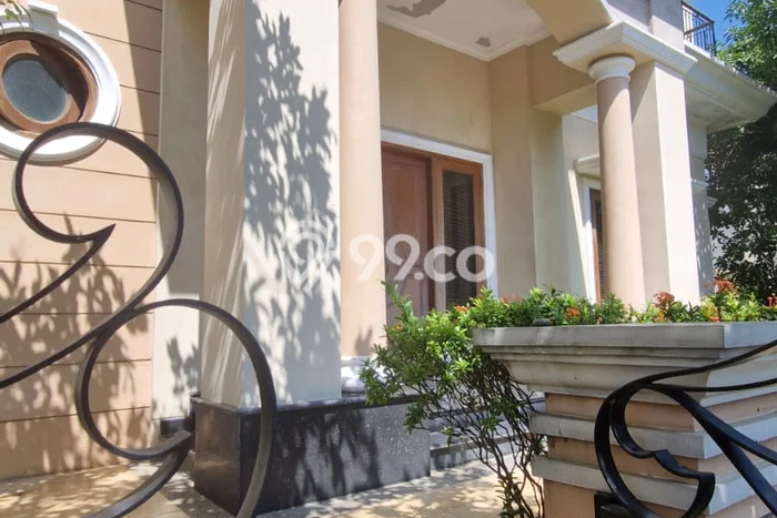 Ready to Use! Luxury House LT 372m2 Desain Modern di papandayan Ready to Use! Luxury House LT 372m2 Desain Modern di papandayan