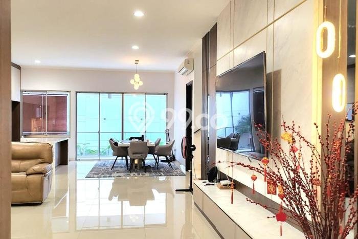 Hunian Modern dengan LT 250m2 & LB 315m2 Dikontrakkan di Golf Island Hunian Modern dengan LT 250m2 & LB 315m2 Dikontrakkan di Golf Island