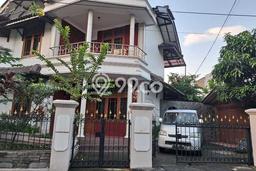 Rumah Luxury Modern Tanpa Renovasi di Moch Toha Bandung Rumah Luxury Modern Tanpa Renovasi di Moch Toha Bandung