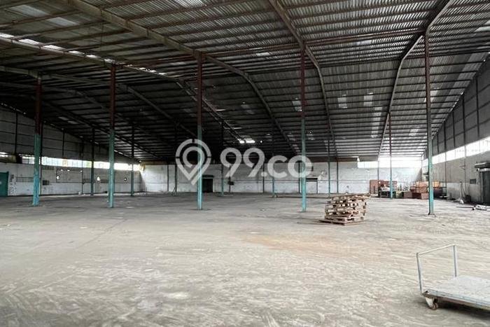 Unit Gudang Disewakan di Leuwi Gajah di Area Ramai & Strategis Unit Gudang Disewakan di Leuwi Gajah di Area Ramai & Strategis