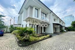 Rumah Elit Modern Tanpa Renovasi di Kebagusan Jakarta Selatan Rumah Elit Modern Tanpa Renovasi di Kebagusan Jakarta Selatan