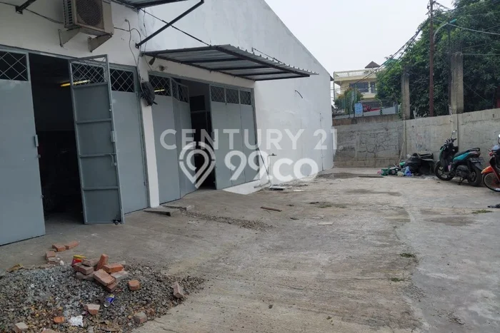 Untuk Dijual Ruko di Ciracas Jakarta Timur LT 236m2 / LB 90m2 Untuk Dijual Ruko di Ciracas Jakarta Timur LT 236m2 / LB 90m2