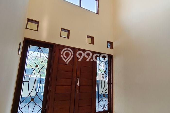 For Sale Rumah 2 Kamar Lokasi Ideal Nyaman dan Strategis di Ciledug For Sale Rumah 2 Kamar Lokasi Ideal Nyaman dan Strategis di Ciledug