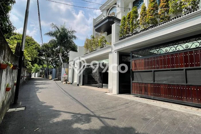Rumah Mewah Siap Huni LT 277m2 di Cilandak, Jakarta Selatan Rumah Mewah Siap Huni LT 277m2 di Cilandak, Jakarta Selatan