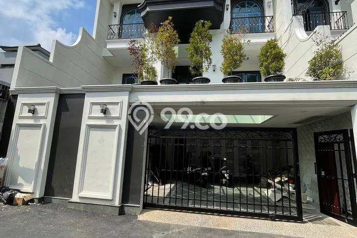 Rumah Mewah Siap Huni LT 277m2 di Cilandak, Jakarta Selatan Rumah Mewah Siap Huni LT 277m2 di Cilandak, Jakarta Selatan