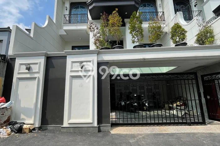 Rumah Mewah Siap Huni LT 277m2 di Cilandak, Jakarta Selatan Rumah Mewah Siap Huni LT 277m2 di Cilandak, Jakarta Selatan