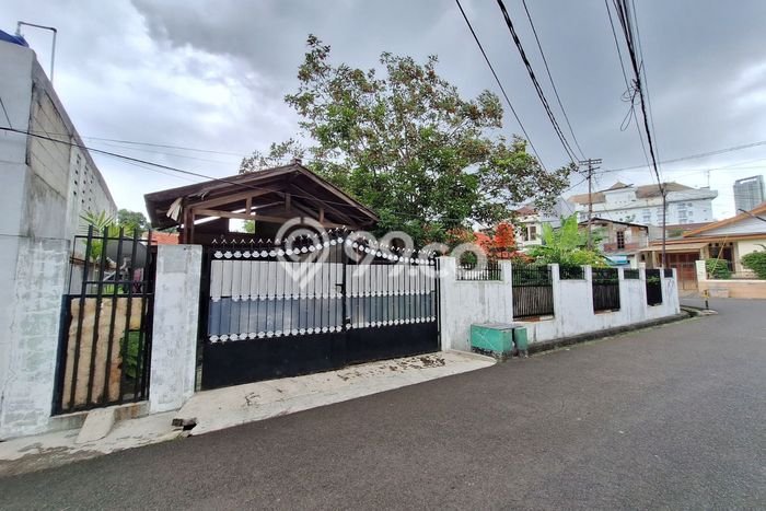 Rumah Mewah LB 284m2 Siap Huni Desain Elegan di Slipi, Jakarta Barat Rumah Mewah LB 284m2 Siap Huni Desain Elegan di Slipi, Jakarta Barat