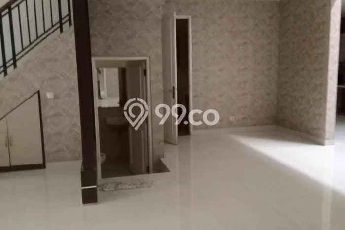 Rumah sewa siap huni 5 Kamar Tidur di BSD Taman Provence, Tangerang Rumah sewa siap huni 5 Kamar Tidur di BSD Taman Provence, Tangerang