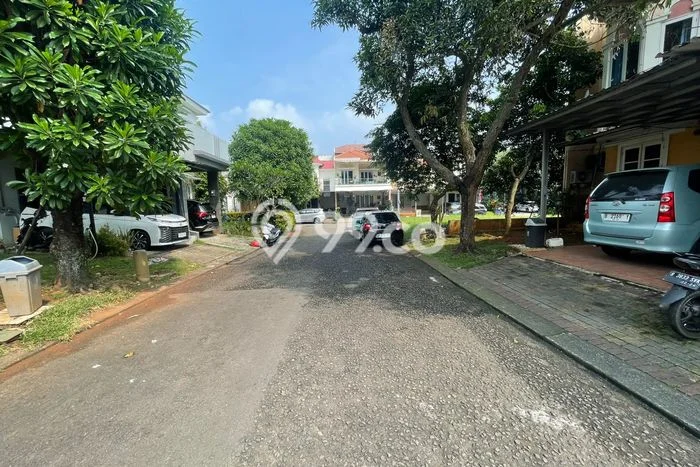 Lokasi strategis! Rumah siap pakai dikontrakkan di BSD LB 200m2 Lokasi strategis! Rumah siap pakai dikontrakkan di BSD LB 200m2