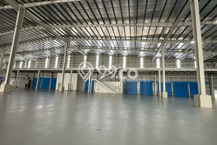 Unit Gudang Paling Strategis di Cakung Jakarta Timur dengan LB 2000m2 Unit Gudang Paling Strategis di Cakung Jakarta Timur dengan LB 2000m2