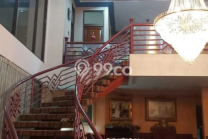 Ready to Use! Luxury House LT 600m2 Desain Elegan di Dharma Husada Ready to Use! Luxury House LT 600m2 Desain Elegan di Dharma Husada