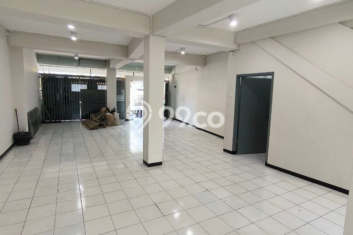 Ruko Area Strategis Kawasan Klojen, Luas 230m2m², Akses Utama Ruko Area Strategis Kawasan Klojen, Luas 230m2m², Akses Utama