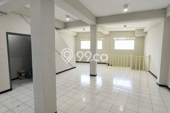 Ruko Area Strategis Kawasan Klojen, Luas 230m2m², Akses Utama Ruko Area Strategis Kawasan Klojen, Luas 230m2m², Akses Utama