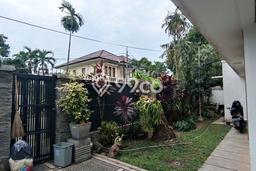 Rumah Elit LB 400m2 Siap Huni Desain Elegan di Kuningan, Jakarta Selatan Rumah Elit LB 400m2 Siap Huni Desain Elegan di Kuningan, Jakarta Selatan