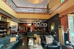 Rumah Mewah LB 1200m2 Siap Pakai Desain Elegan di Simprug, Jakarta Selatan Rumah Mewah LB 1200m2 Siap Pakai Desain Elegan di Simprug, Jakarta Selatan