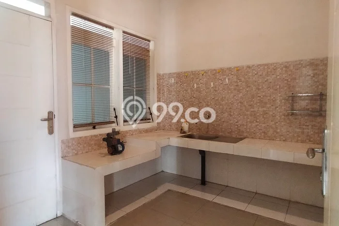 Rumah di , Akses ke Tol, 3 KM, LT 240m2m² LB 180m2m² Rumah di , Akses ke Tol, 3 KM, LT 240m2m² LB 180m2m²