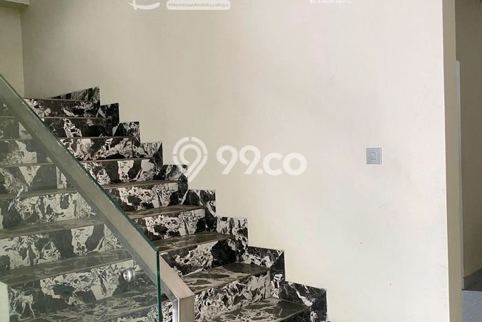 Unit Kantor Dijual di Jakarta Selatan LT 960m2 & LB 2800m2 Unit Kantor Dijual di Jakarta Selatan LT 960m2 & LB 2800m2