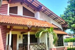 Rumah Elit Modern Tanpa Renovasi di Mampang Jakarta Selatan Rumah Elit Modern Tanpa Renovasi di Mampang Jakarta Selatan