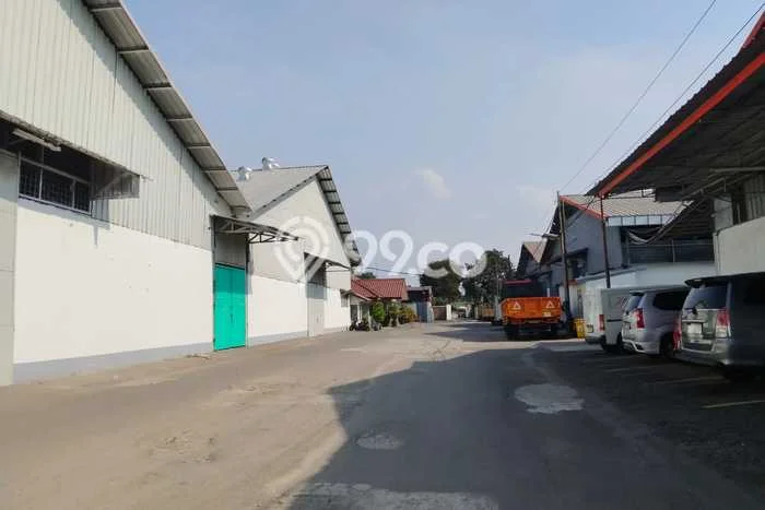 Gudang Area Strategis di Pulo Gadung, Luas 1200m2m², Siap Usaha Gudang Area Strategis di Pulo Gadung, Luas 1200m2m², Siap Usaha