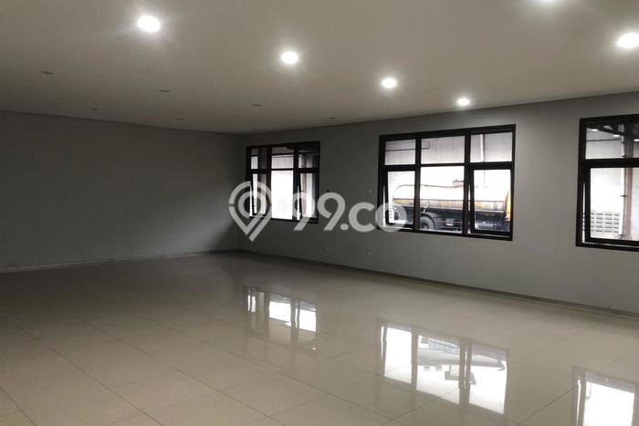 Gudang Strategis di , Luas 1106m2m², Lokasi Bisnis, Dekat Bandung, Bandung Gudang Strategis di , Luas 1106m2m², Lokasi Bisnis, Dekat Bandung, Bandung