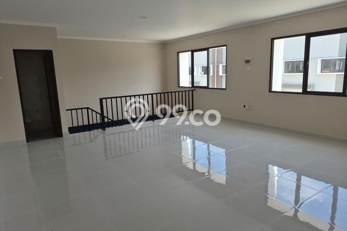 Unit Gudang Disewa Lokasi Tangerang, Tangerang Spesifikasi Luas Bangunan 270m2 Unit Gudang Disewa Lokasi Tangerang, Tangerang Spesifikasi Luas Bangunan 270m2