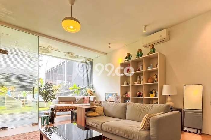 Disewakan Gudang di Kawasan Ramai Kemang Luas 1050m2 Disewakan Gudang di Kawasan Ramai Kemang Luas 1050m2