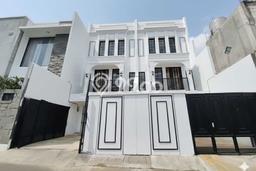 For Sale Rumah Mewah Exclusive di Palmerah, Jakarta Barat For Sale Rumah Mewah Exclusive di Palmerah, Jakarta Barat