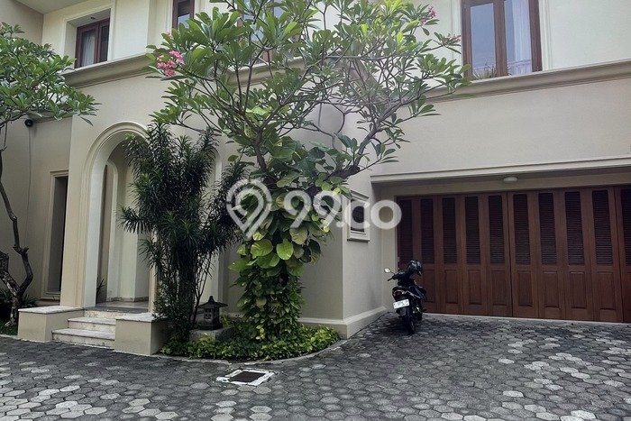 Sewa Rumah Murah di Kemang Jakarta Selatan dengan 4 Kamar Tidur Sewa Rumah Murah di Kemang Jakarta Selatan dengan 4 Kamar Tidur