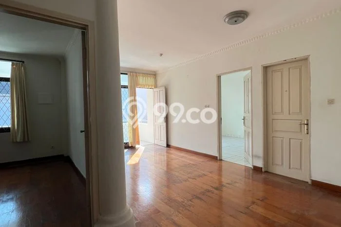 Lokasi terbaik! Rumah siap huni disewakan di Kebayoran Baru LB 350m2 Lokasi terbaik! Rumah siap huni disewakan di Kebayoran Baru LB 350m2