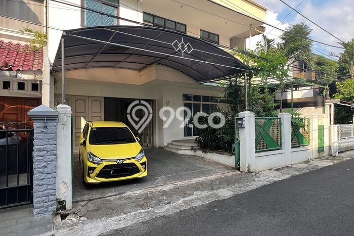 Lokasi terbaik! Rumah siap huni disewakan di Kebayoran Baru LB 350m2 Lokasi terbaik! Rumah siap huni disewakan di Kebayoran Baru LB 350m2