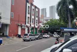 Rumah Elit Modern Tanpa Renovasi di Muara Karang Jakarta Utara Rumah Elit Modern Tanpa Renovasi di Muara Karang Jakarta Utara