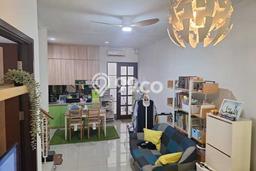 Rumah Mewah dengan Luas Tanah 90m² di Lingkungan Asri Green Lake City, Jakarta Barat Rumah Mewah dengan Luas Tanah 90m² di Lingkungan Asri Green Lake City, Jakarta Barat