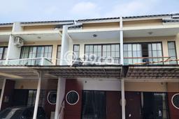 Rumah Luas Asri 2 KT Siap Pakai di Green Lake City Jakarta Barat Rumah Luas Asri 2 KT Siap Pakai di Green Lake City Jakarta Barat